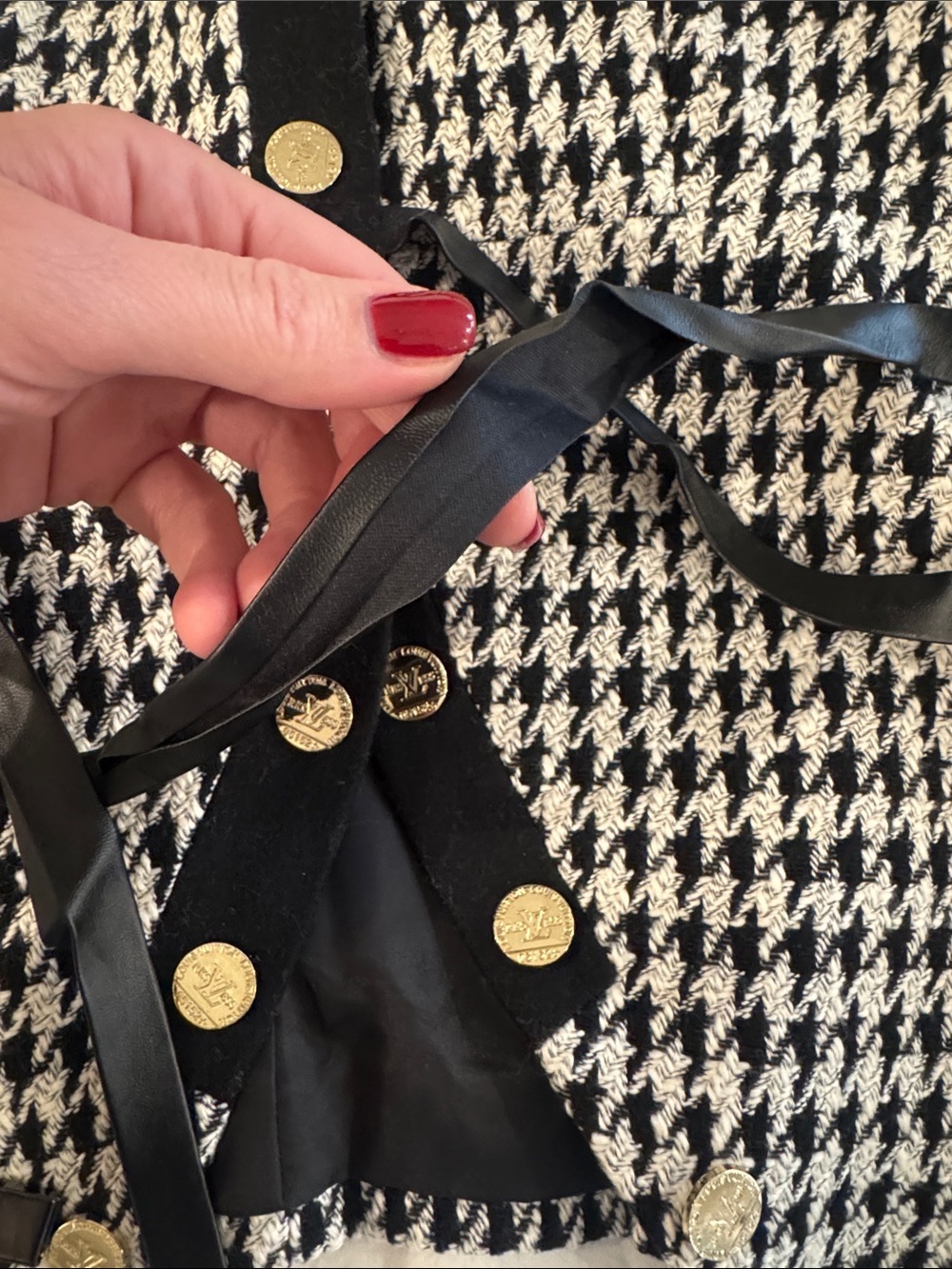Vintage ! Louis Vuitton Black and White Houndstooth Mini top  with Gold Buttons - Picture 5 of 7